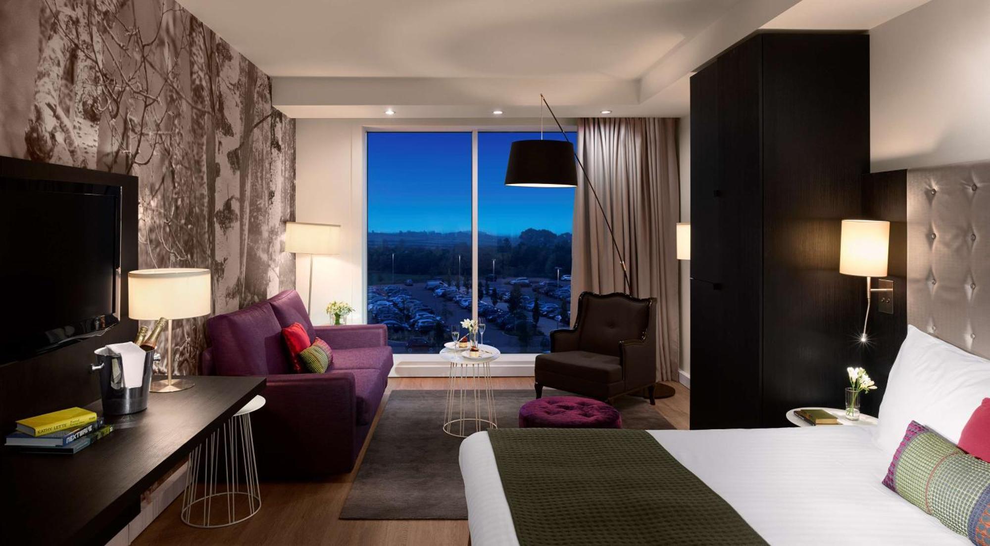 Junior Suite,1551579097:JPEG